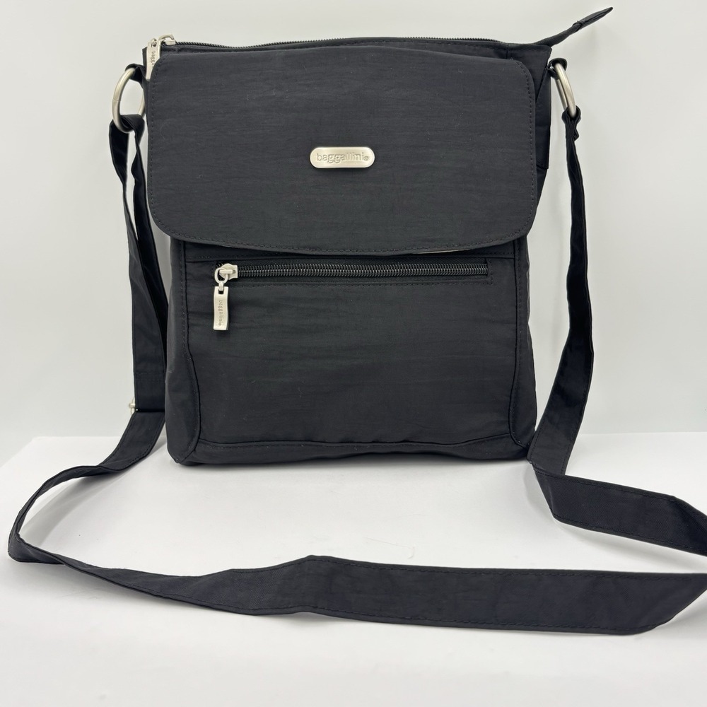 Designer Handbag BAGGALLINI Black Nylon Multi Pocket Travel Bag Purse Unisex - Picture 1 of 15
